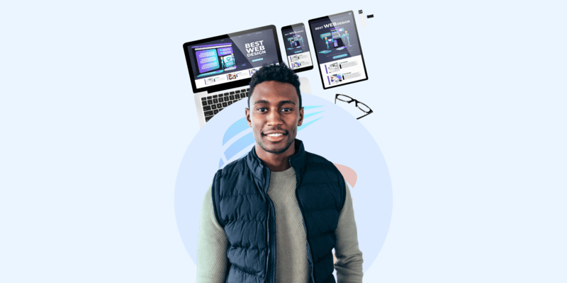 A young man looks into the camera with a grin. In the background you can see the SiteCockpit logo and a pair of computers and tablets, which is supposed to represent design 